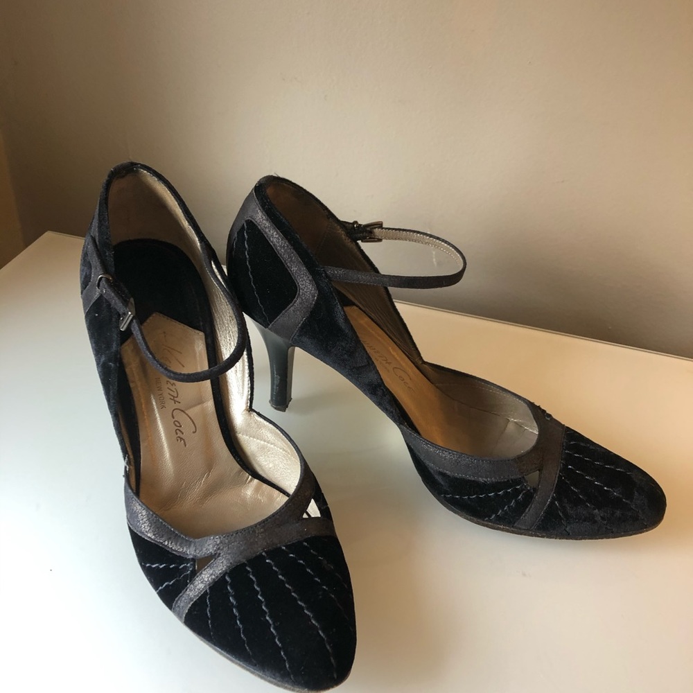 Kenneth Cole Velvet and Leather heels size 8.5